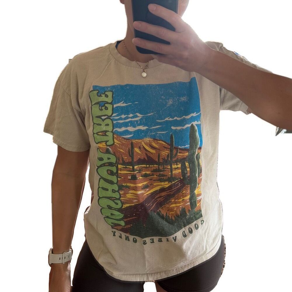 Gildan L tan cream Joshua Tree t-shirt National Park desert cactus hiking outdoo